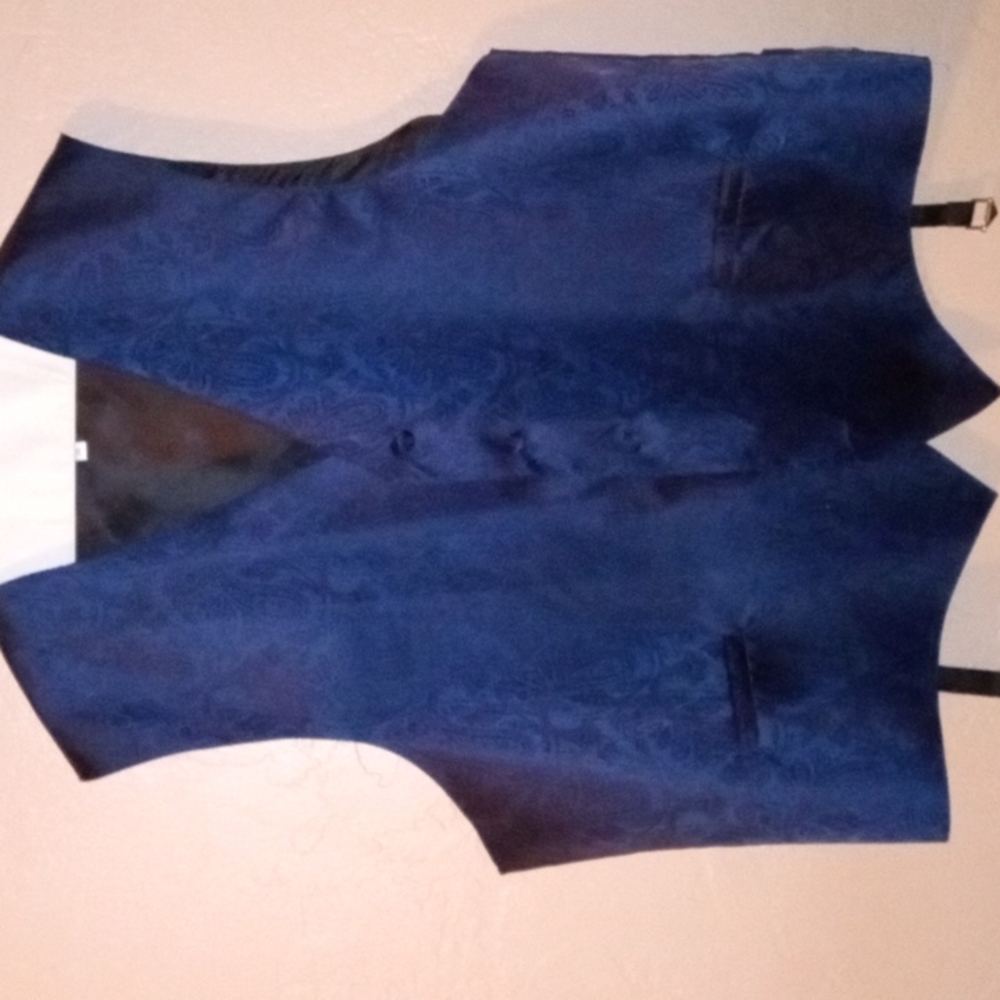 Am selling two men's use vest